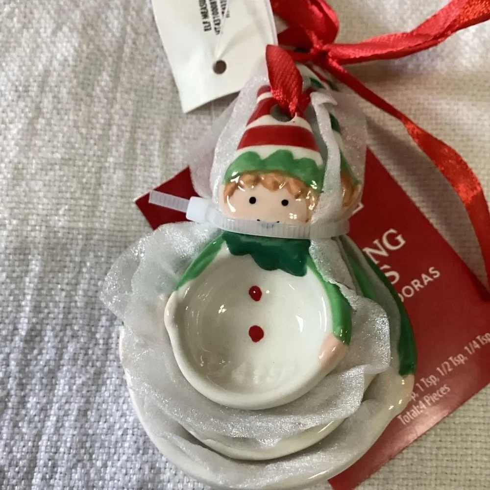 Holiday Elf Measuring Cup & Measuring Spoons Set with 3 Robert Stanley Towels